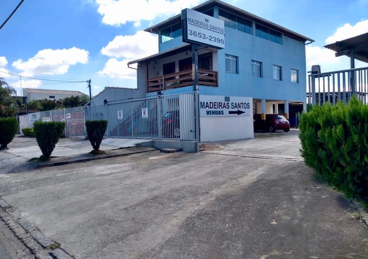 Fachada da loja Madeiras Santos em Belo Horizonte